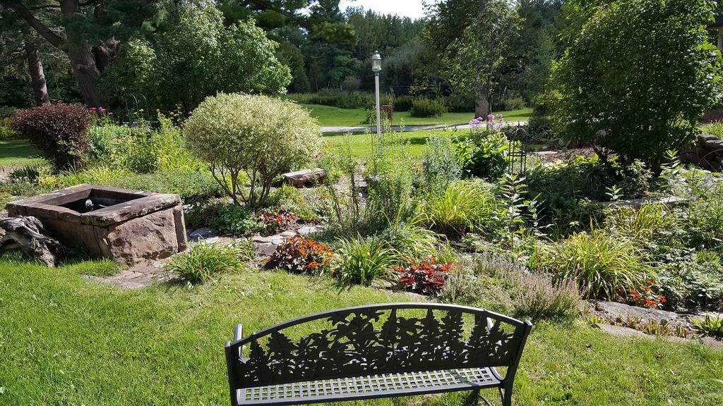 Pinehurst Inn Bed & Breakfast Bayfield Esterno foto