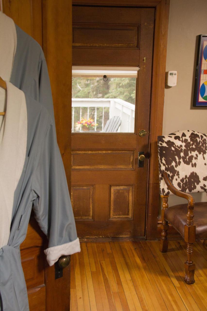 Pinehurst Inn Bed & Breakfast Bayfield Esterno foto