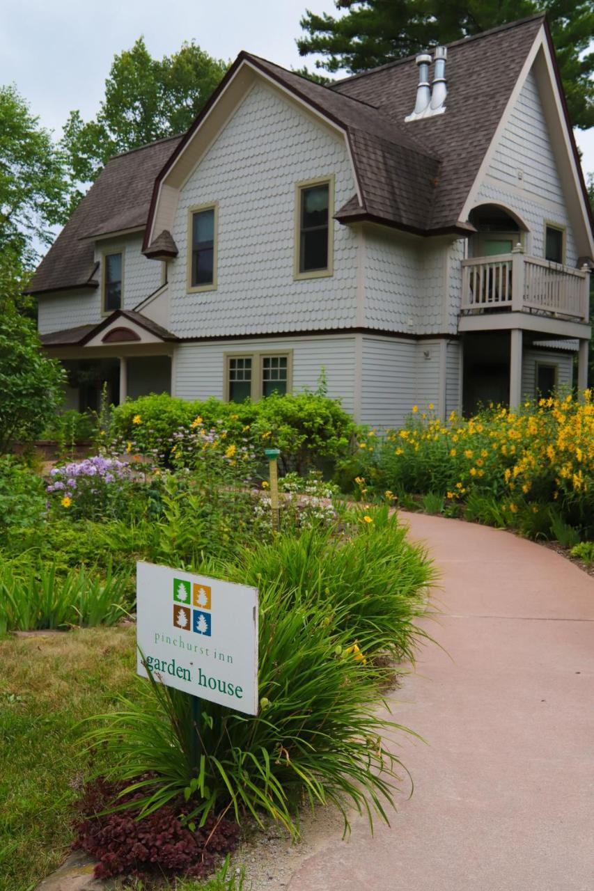 Pinehurst Inn Bed & Breakfast Bayfield Esterno foto